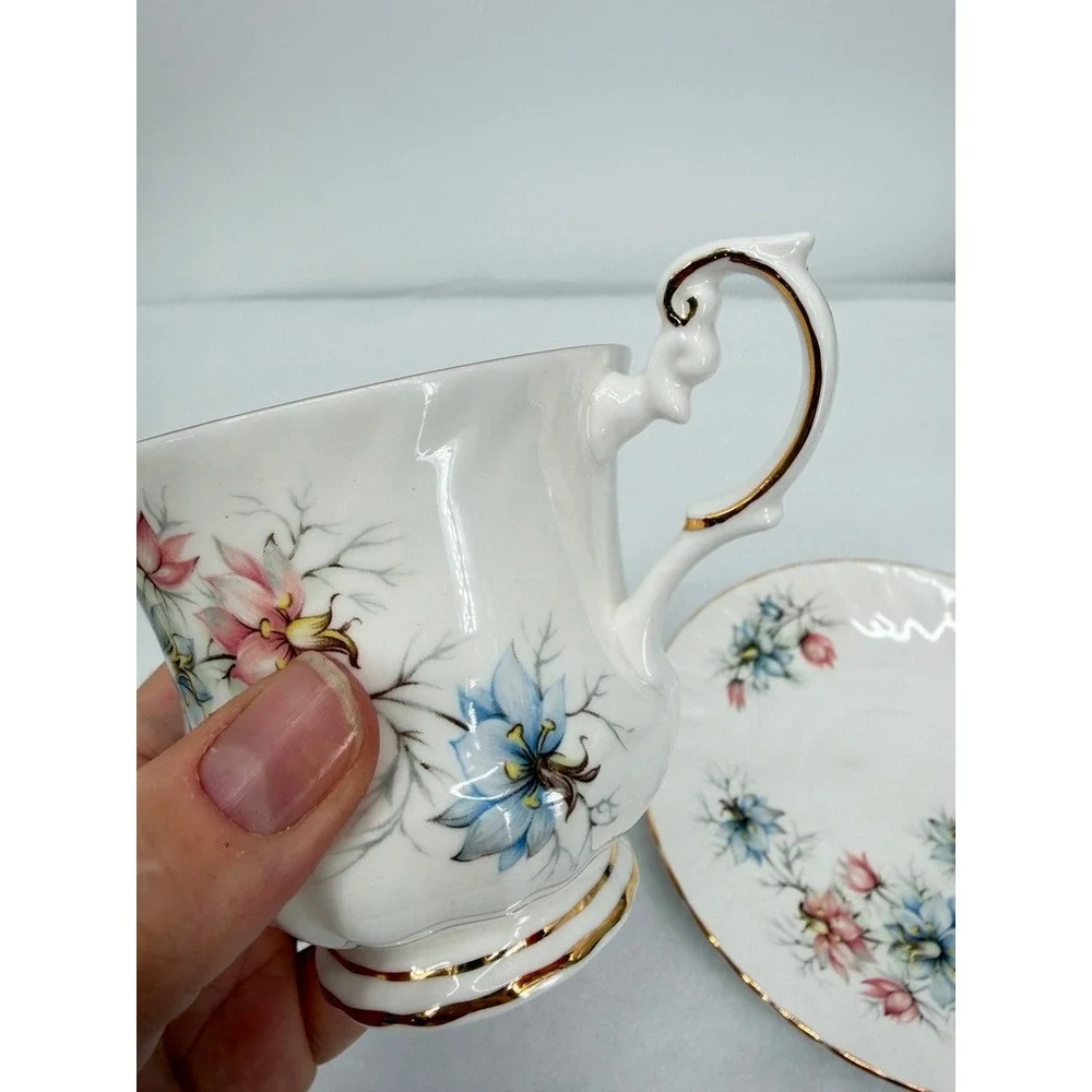 Queens Rosina Fine Bone China Co Ltd Tea Cup and Saucer Set Floral Gold Rim VTG